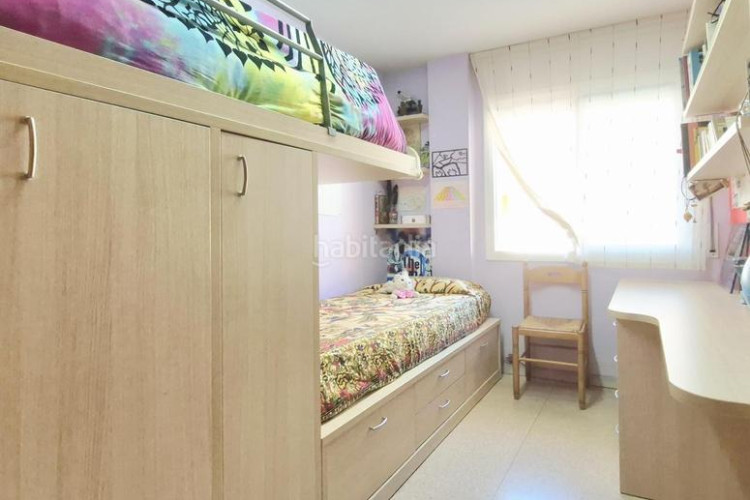 Piso pis de 4 hab amb parquing i espectacular de traster 25 m2 a la gripia en Terrassa