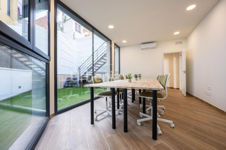 Dúplex luminosos dúplex con terraza con buenas vistas de 3 y 4 dormitorios en Terrassa