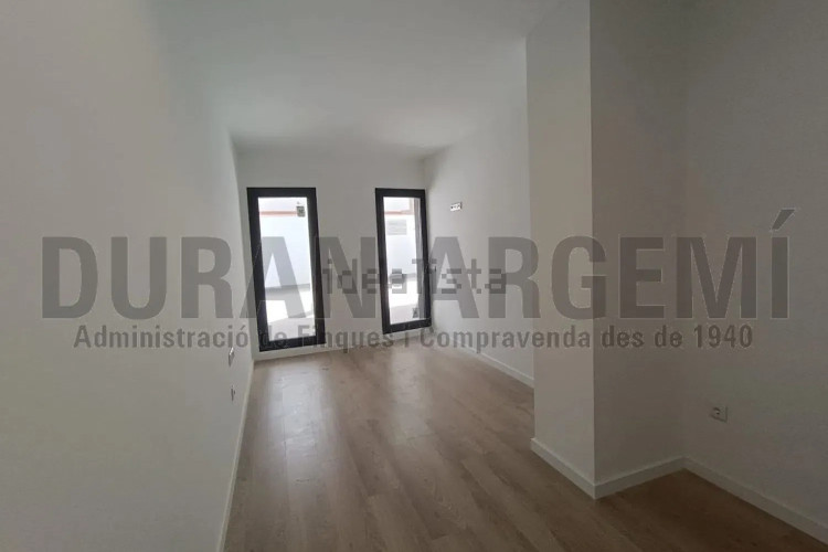 Piso en calle Transversal, 181