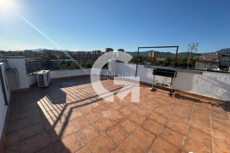 Piso magnífico piso con terraza en Sant Pere Nord Terrassa