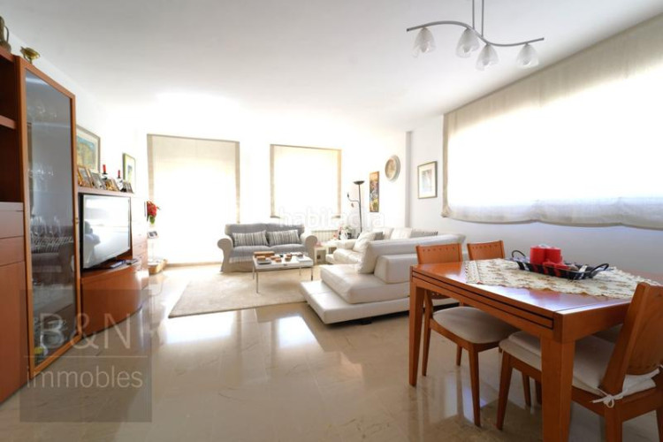 Dúplex espectacular terraza, garaje privado capacidad para 4 coches, vivienda amplia y luminosa! en Terrassa