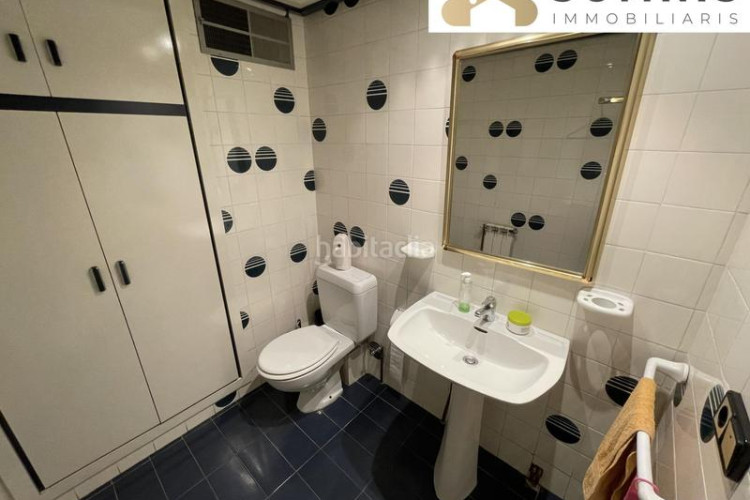 Casa adosada con amplias terrazas y gran potencial en Terrassa