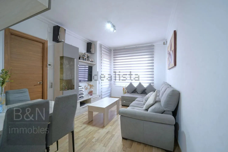 EN EL CENTRO DE TERRASSA CON TERRAZA DE 20 m² Y A UN PASO DEL PARC VALLPARADÍS