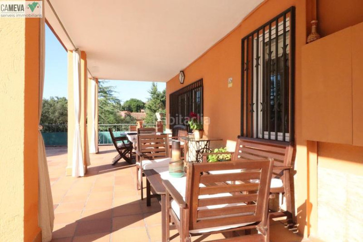 Casa única e impresionante finca a 4 vientos con piscina y jardin en Terrassa