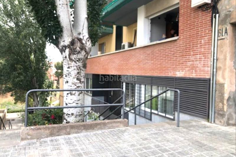 Piso (barcelona). sin posesión (no se puede visitar ni hipotecar). en Terrassa