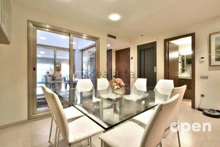 Chalet adosado en calle de la Poetessa Caparà