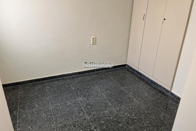 Piso excelente piso en vallparadis con balcon y terraza. en Terrassa