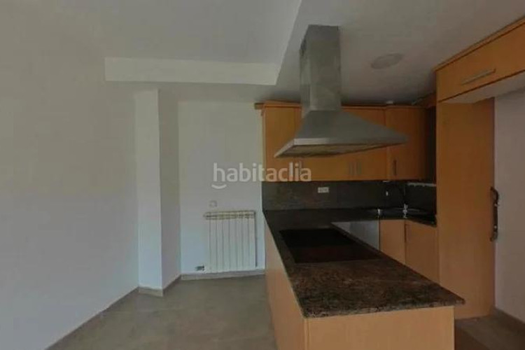 Piso (barcelona). "okupado" (no se puede visitar ni hipotecar). en Terrassa