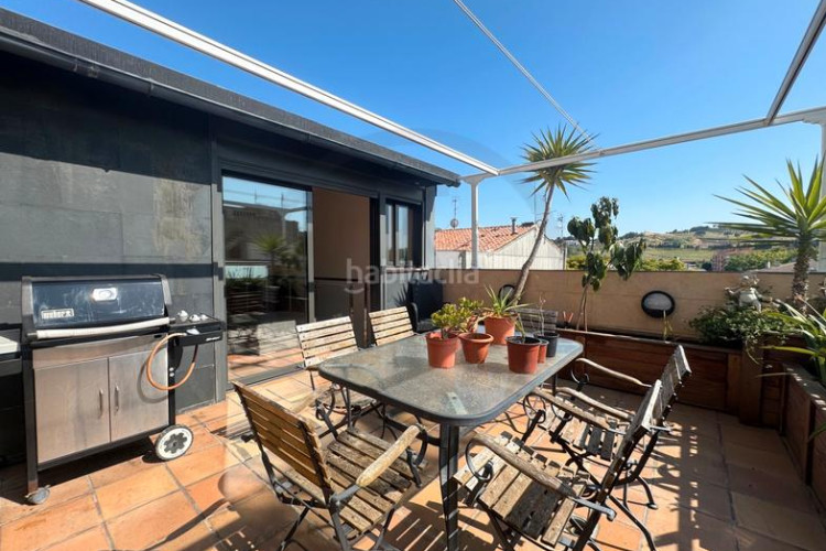 Casa adosada amplia casa adosada en La Maurina – 293 m², con garaje, ascensor y terrazas en Terrassa