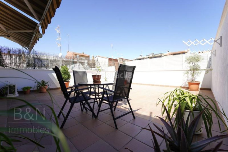 Dúplex espectacular terraza, garaje privado capacidad para 4 coches, vivienda amplia y luminosa! en Terrassa