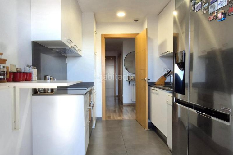 Piso edifici residencial blau cel de 3 hab con terraza 12 m2 sur 2 piscinas, gimnasio, conserjeria y mas en Terrassa