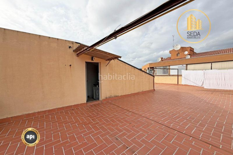 Piso luminoso ático de 4 habitaciones en Can Palet, en Terrassa