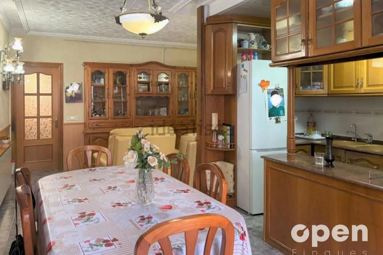 Chalet en calle d'Àngel Guimerà