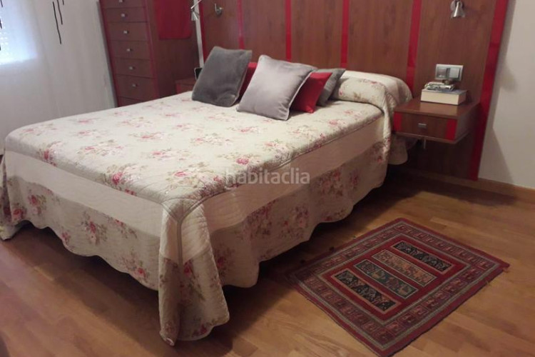 Piso  en venta, ,francesc macià. 4 hab, 2 baños. terraza 100 m2. ascensor, calefacción, a.a. pk opcional alquiler en Terrassa