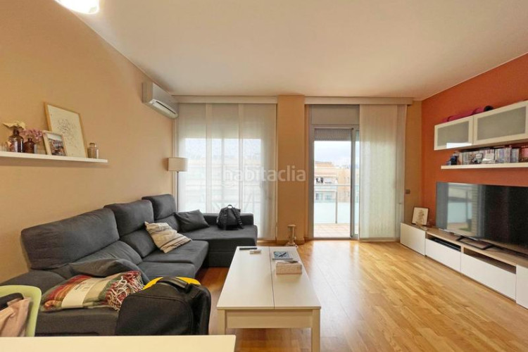 Piso  en venta en las arenasla grípia con plaza de párking y zona comunitaria en Terrassa