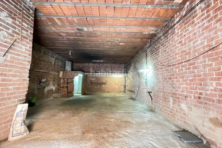 Casa local per a edificar casa unifamiliar. en Les Arenes - La Grípia - Can Montllor Terrassa