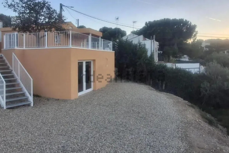 Casa independiente en calle de la Llebre