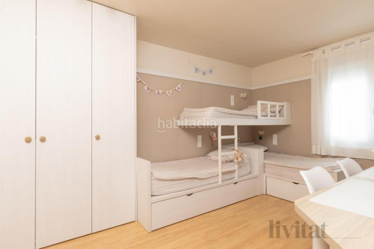 Piso pis al centre amb dues places daparcament i traster en Terrassa
