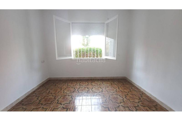 Piso  en la calle olot en Les Arenes - La Grípia - Can Montllor Terrassa