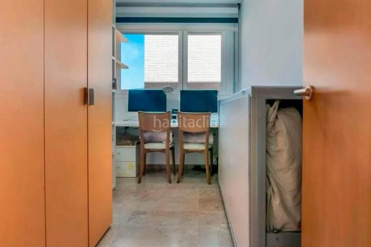 Dúplex en carrer de miquel vives 5 exclusivo duplex: salón-comedor, cocina, 4 habitaciones, 3 baños, terraza, pk y trastero en Terrassa