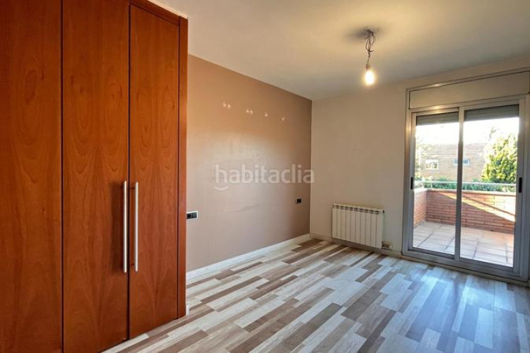 Chalet casa con piscina y vistas en zona residencial en Terrassa