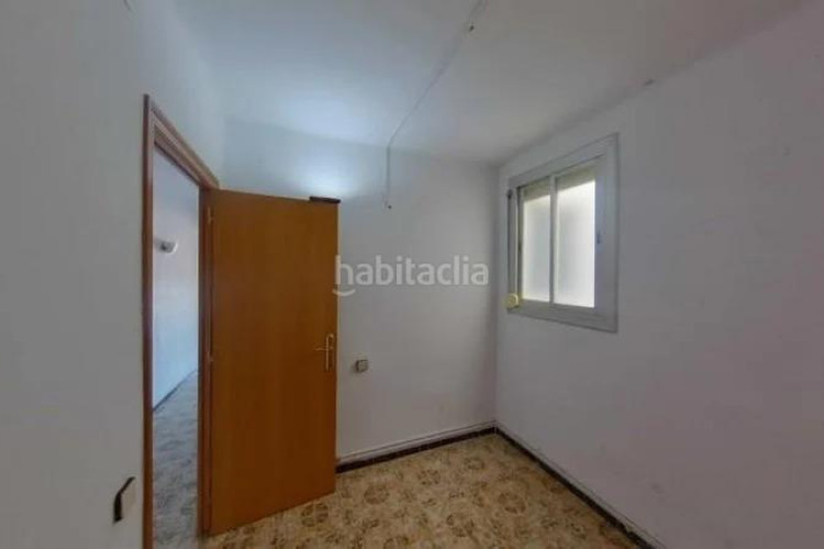 Piso  de 4 habitaciones en Zona Esportiva Terrassa