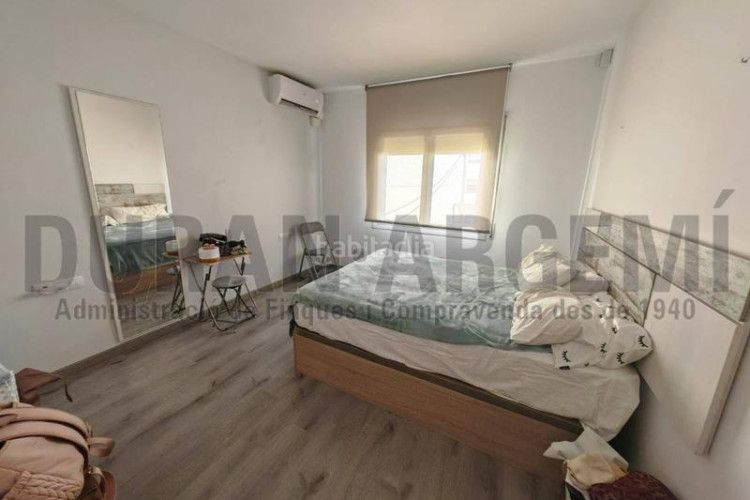 Casa  dos viviendas independientes en venta en la gripia les arenes en Terrassa