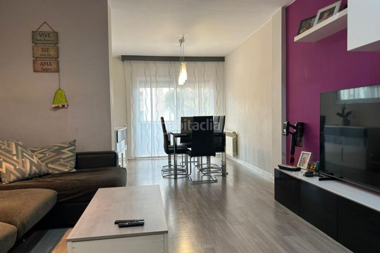 Piso 3 habitaciones, terraza, balcón y parking en Terrassa