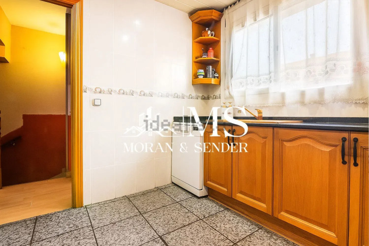Chalet adosado en calle del Tibidabo, 33