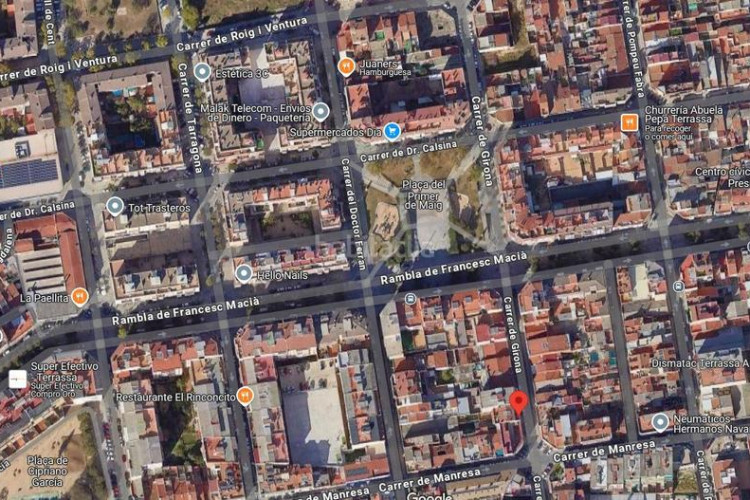 Planta baja  seminueva de 3 hab con patio de 60 m2 sur en rambla francesc macia en Terrassa