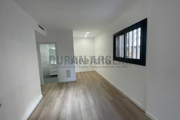 Piso en calle Transversal, 181