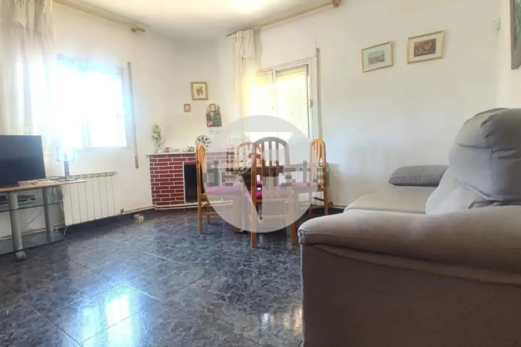 Casa independiente en calle del Camerun