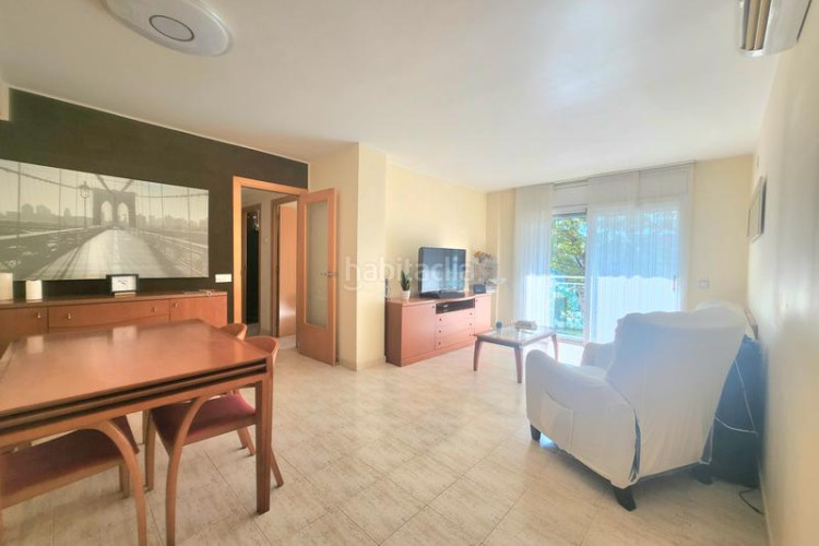 Piso 3 dormitorios, piscina, parking y trastero en Terrassa