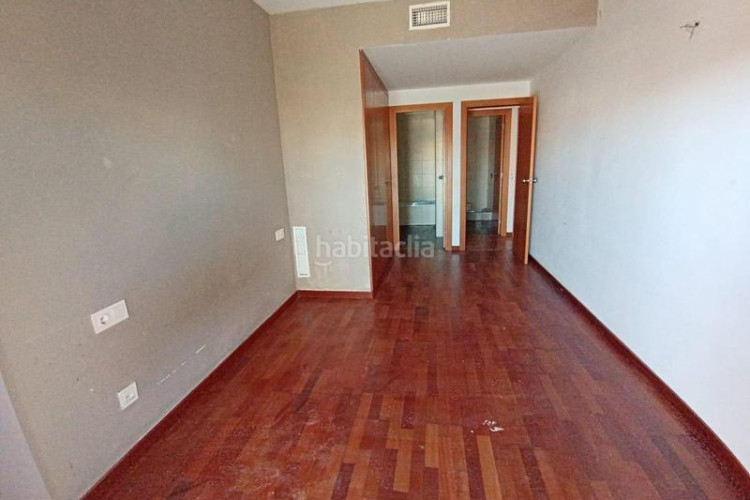 Piso  de 3 habitaciones, y 2 baños en Egara Terrassa