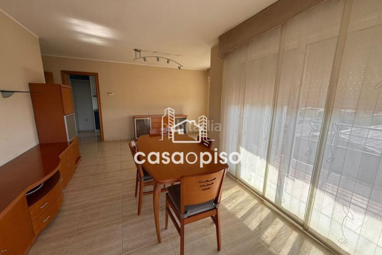 Piso amplio piso reformado en Can Roca. 3 dormitorios, 2 baños y terraza de 12 m. vistas espectaculares. ideal para tu familia. no lo d en Terrassa