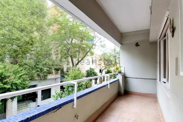 Piso en calle de Faraday
