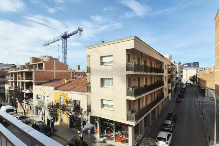 Piso de 4 hab reformat a estrenar al carrer prat de la riba tocant jacquard en Terrassa