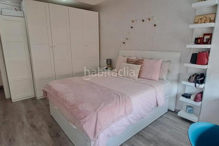 Piso zona de Ca n'Anglada. ático de 2habs + 1 lav. + 2 terrazas en Terrassa