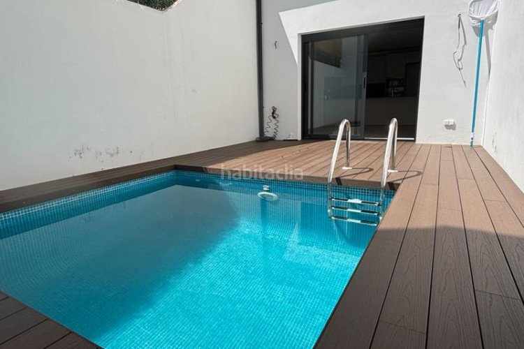 Casa en carrer de las navas de tolosa 87 exclusiva casa a estrenar con piscina privada en Terrassa