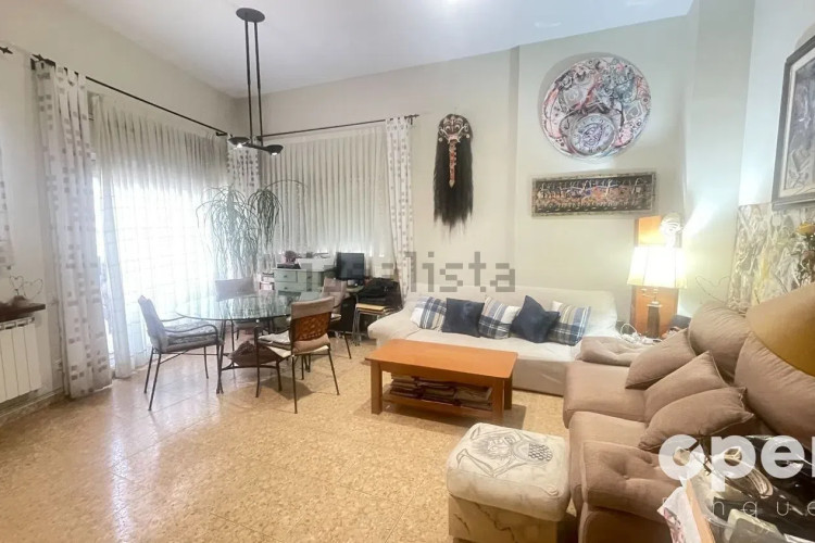 Piso en plaza del Mestre Serrat