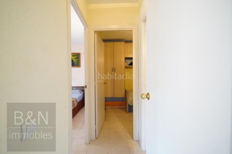 Piso un hogar de tres habitaciones, balcón, plaza de parking y trastero en Terrassa