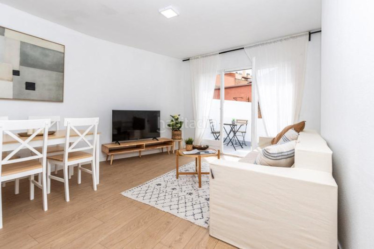 Dúplex vivienda tipo dúplex de 2habs. + garaje + patio. zona Segle XX en Terrassa