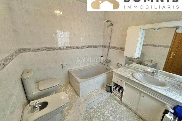 Casa adosada casa en las arenas con piscina en Les Arenes - La Grípia - Can Montllor Terrassa