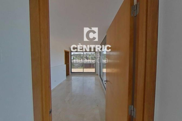 Dúplex piso luminoso con 3 habitaciones gran oportunidad de inversión! en Terrassa