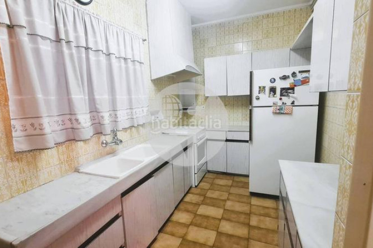 Piso amplio piso de 130 m con grandes posibilidades junto a plaza cataluña en Terrassa