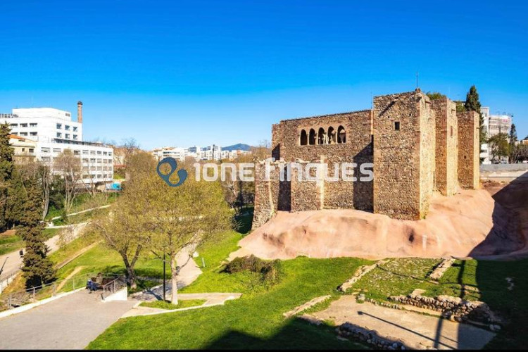 Piso ione finques ofrece en Vallparadís - Antic Poble de Sant Pere Terrassa