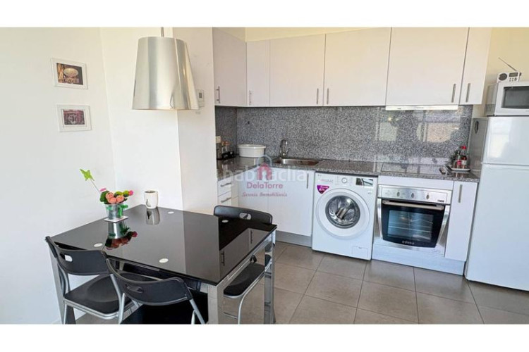 Piso  en venta con balcón a pie de comedor, parking y trastero, listo para entrar a vivir! en Terrassa