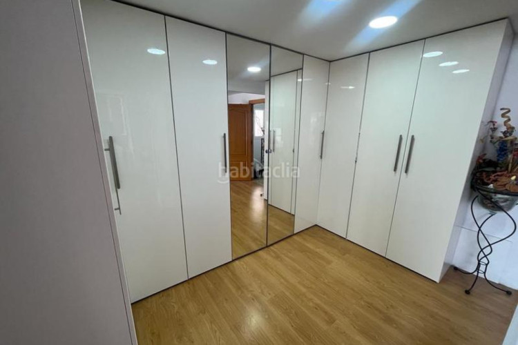 Chalet  en venta en La Cogullada, 5 dormitorios. en Terrassa