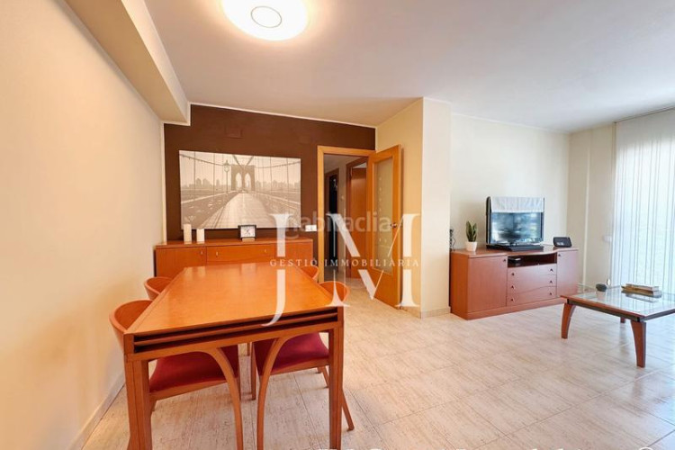Piso oportunidad única: piso con piscina, parking y trastero en Terrassa