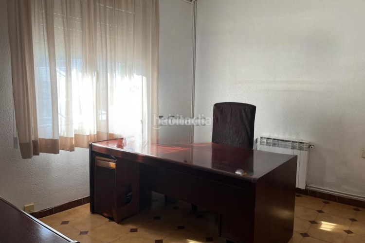 Casa pareada se vende super acogedora casa totalmente toda al exterior. en Terrassa